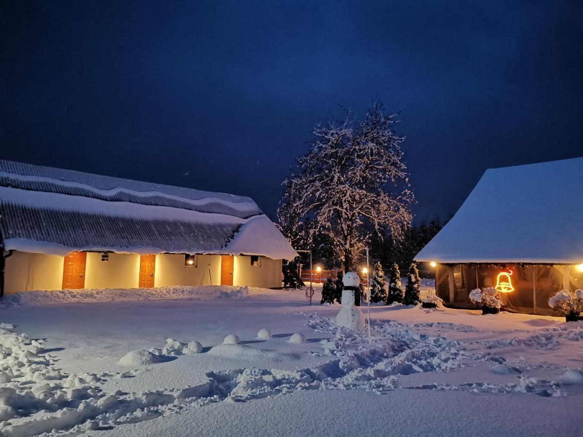 Апартаменты Agrochalupki Korczowa Экстерьер фото